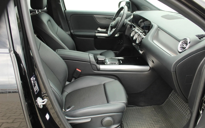 Mercedes-Benz GLA cena 147000 przebieg: 32600, rok produkcji 2020 z Stryków małe 121